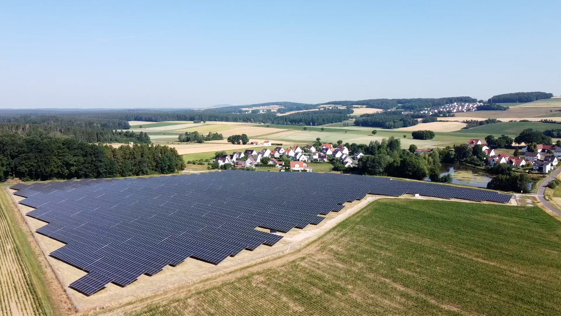 Luftaufnahme des Solarparks Amberg