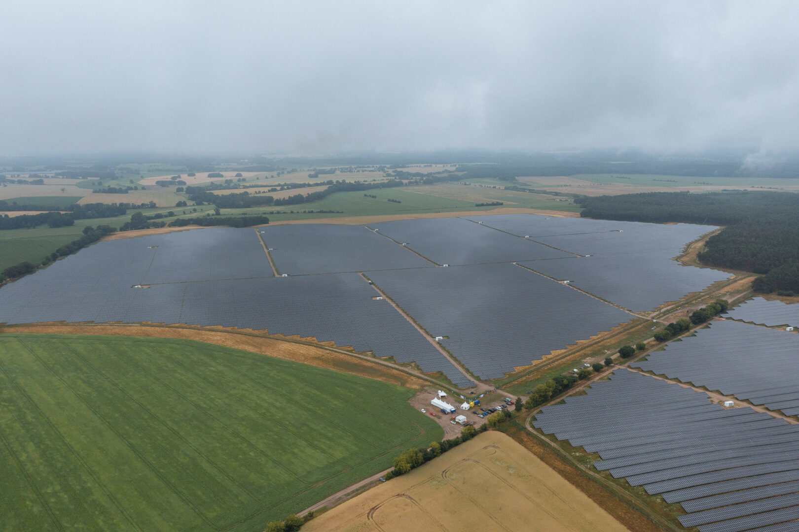 Luftaufnahme des Solarparks Döllen