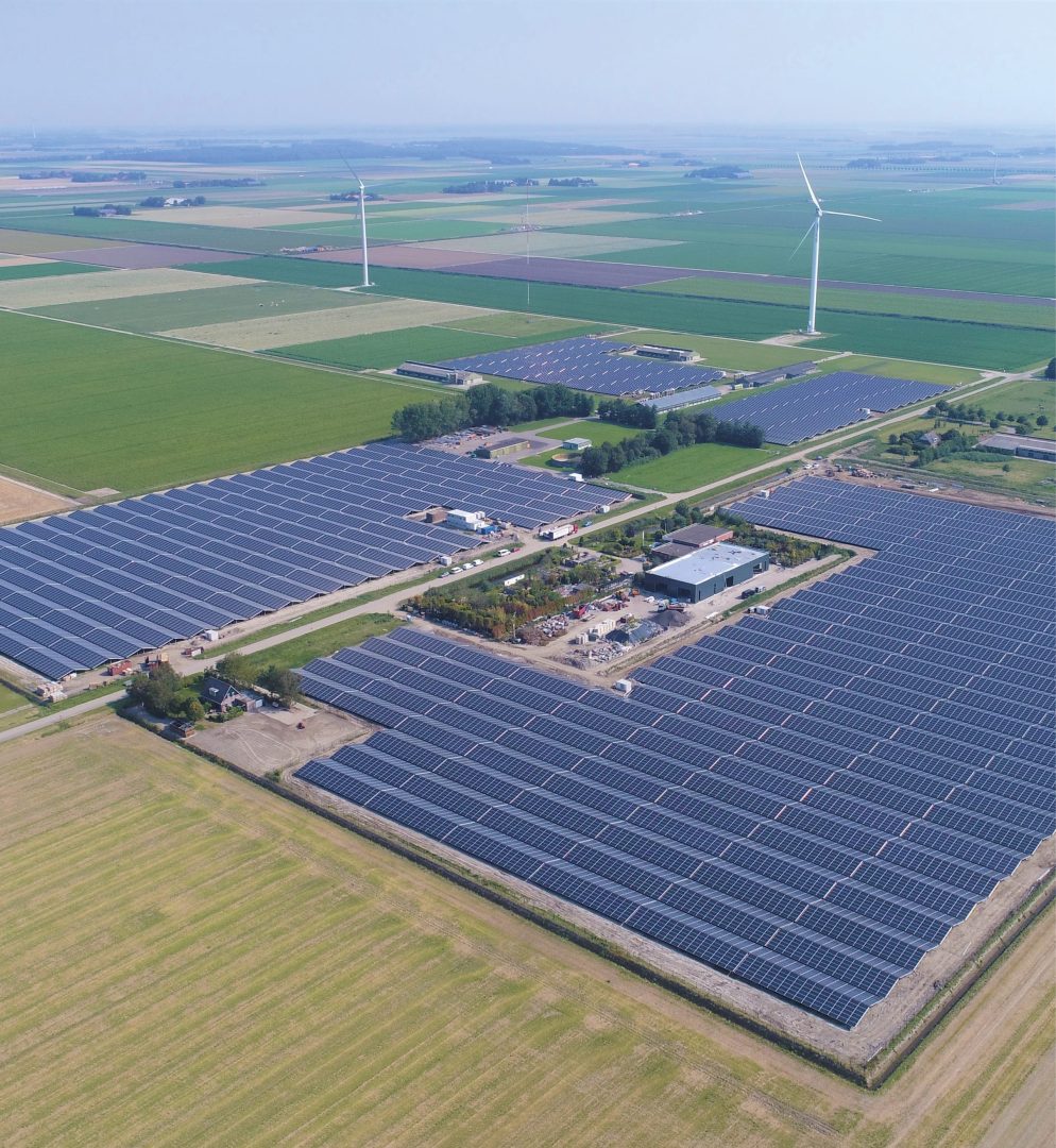 Luftansicht einer Solaranlage