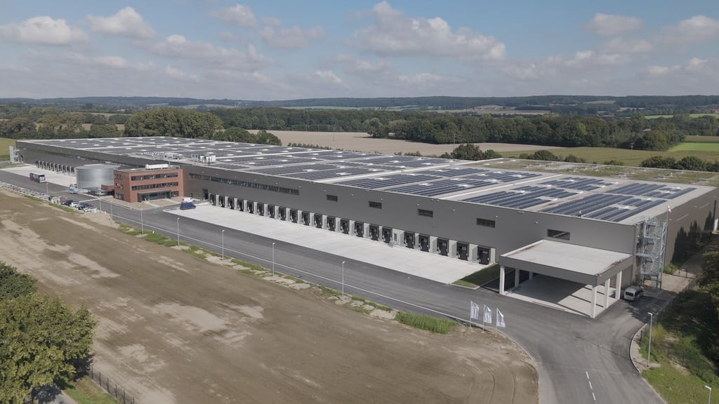 Solardach auf einer Halle in Nottuln