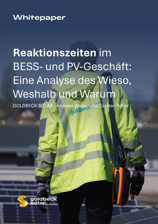 Person auf einer Dachanlage mit GOLDEBECK SOLAR Sicherheitsweste - Deckblatt eines Whitepapers